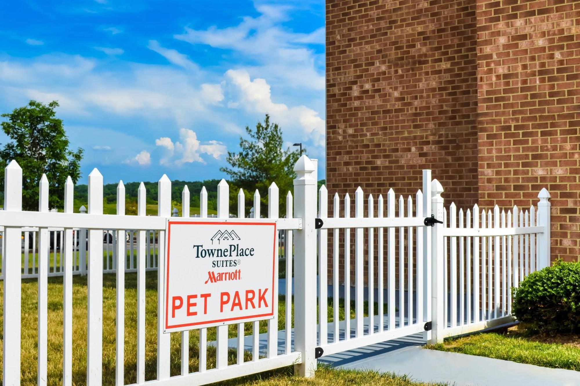 Towneplace Suites Fredericksburg Exterior photo